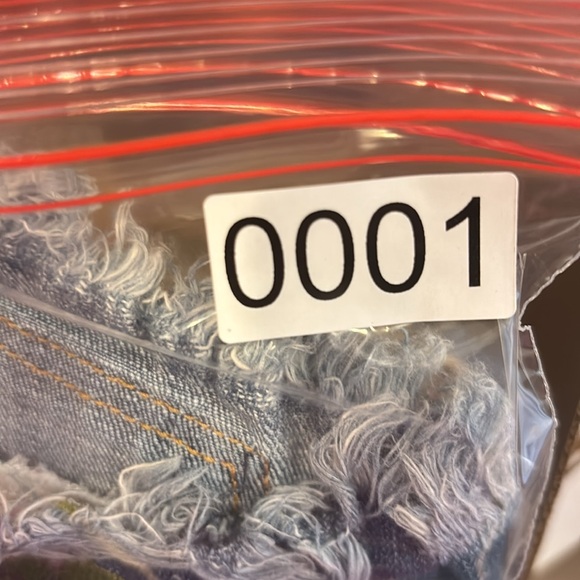 American Eagle Outfitters Denim Shorts Floral Embroidered Size 2 - Picture 8 of 8